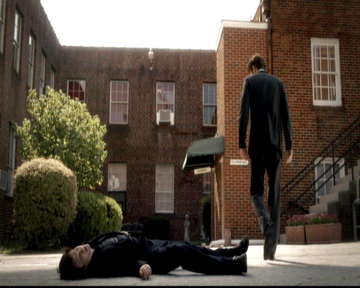 VampireDiariesWorld-dot-org_4x02Memorial1638.jpg