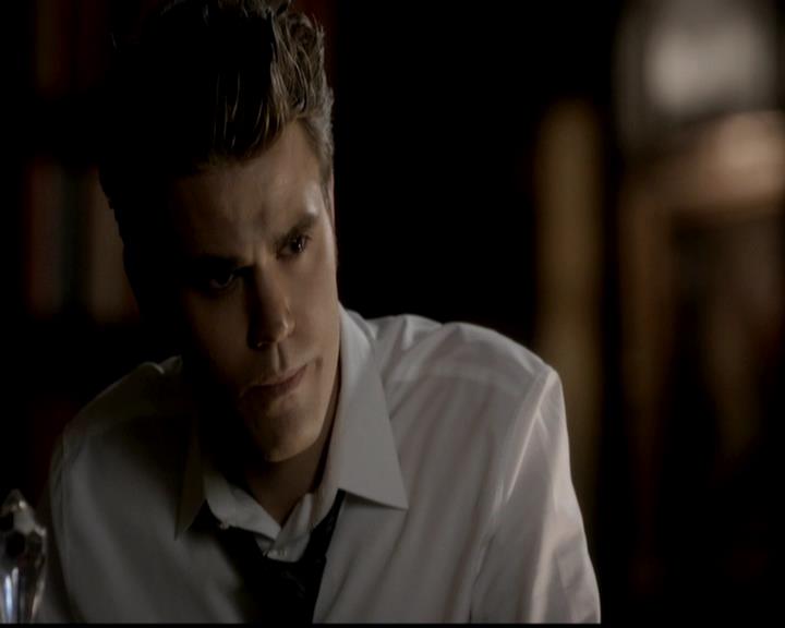 VampireDiariesWorld-dot-org_4x02Memorial1900.jpg