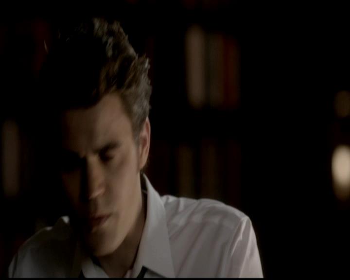 VampireDiariesWorld-dot-org_4x02Memorial1913.jpg