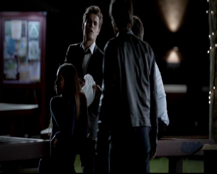 VampireDiariesWorld-dot-org_4x02Memorial1982.jpg