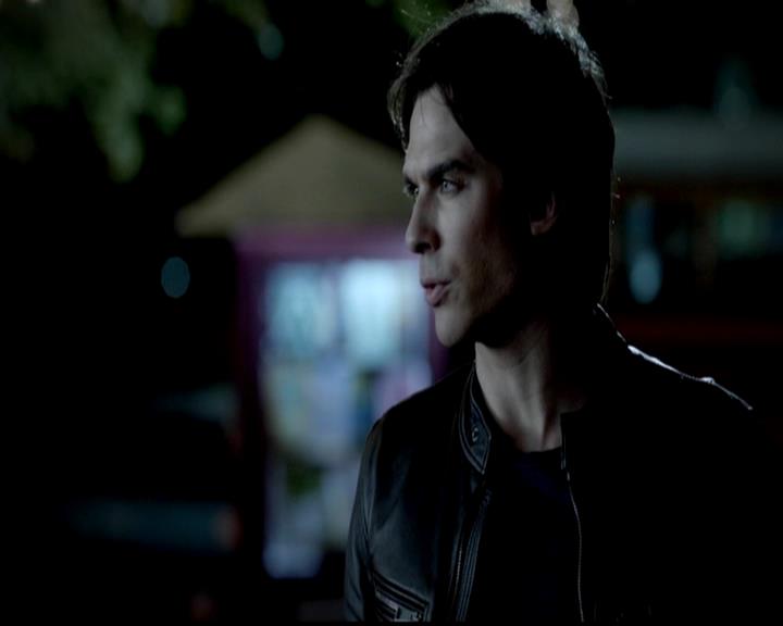 VampireDiariesWorld-dot-org_4x02Memorial2005.jpg