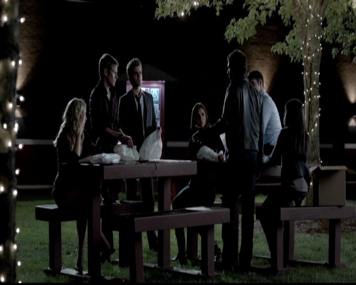 VampireDiariesWorld-dot-org_4x02Memorial2008.jpg