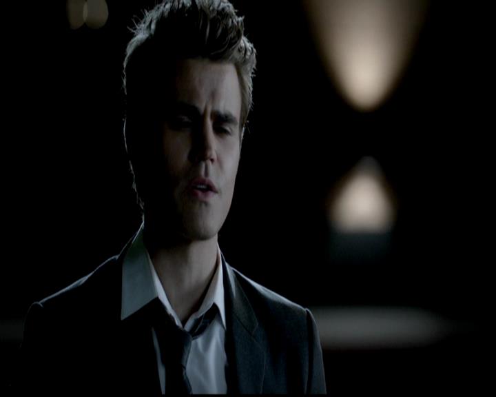 VampireDiariesWorld-dot-org_4x02Memorial2011.jpg