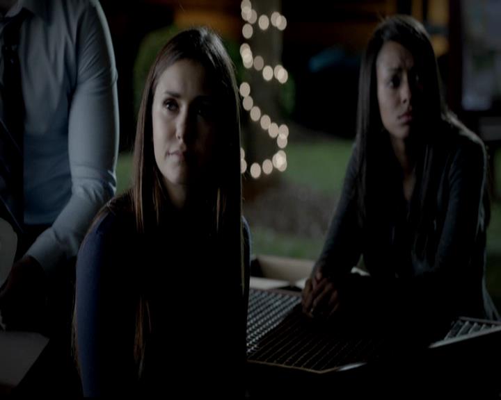 VampireDiariesWorld-dot-org_4x02Memorial2030.jpg