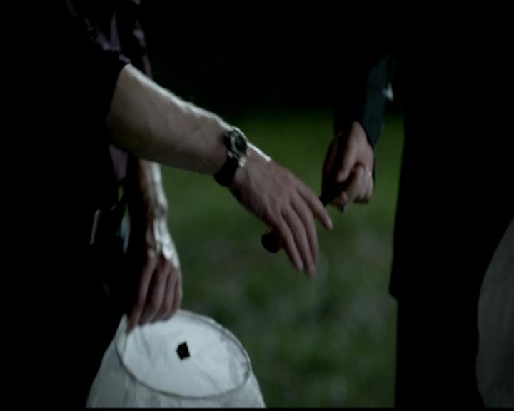 VampireDiariesWorld-dot-org_4x02Memorial2031.jpg