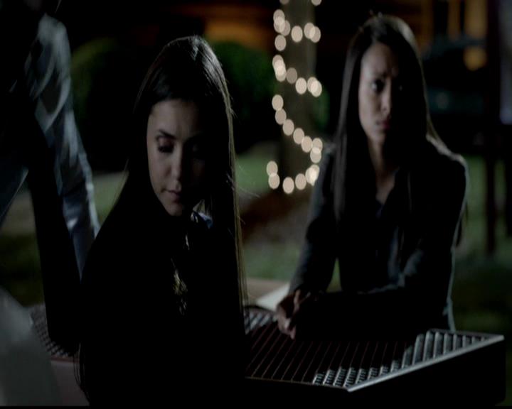 VampireDiariesWorld-dot-org_4x02Memorial2048.jpg