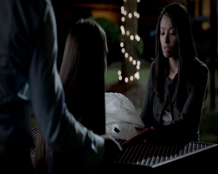 VampireDiariesWorld-dot-org_4x02Memorial2083.jpg