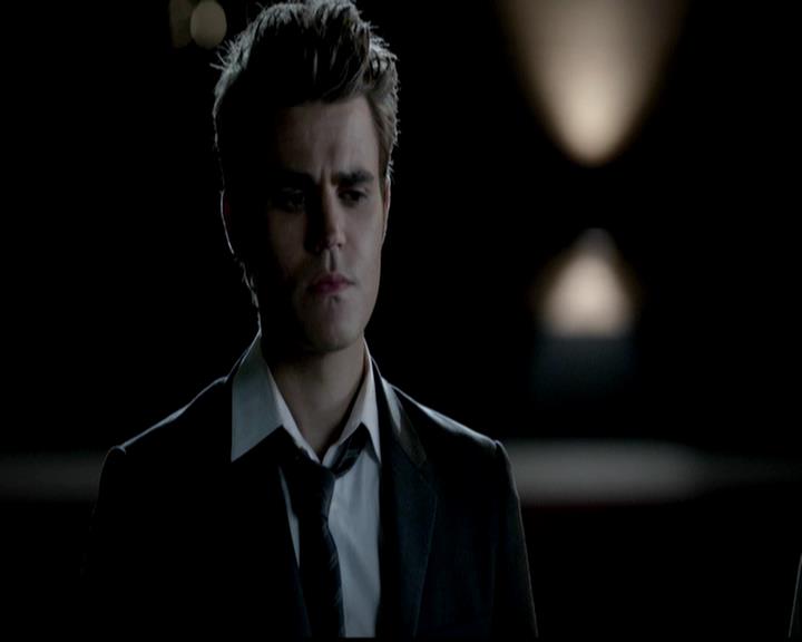 VampireDiariesWorld-dot-org_4x02Memorial2100.jpg