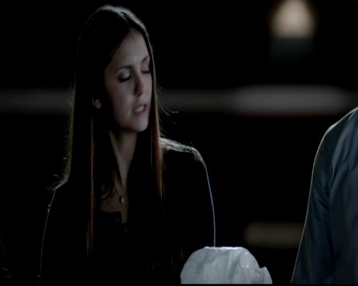 VampireDiariesWorld-dot-org_4x02Memorial2111.jpg