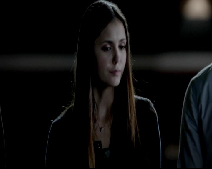 VampireDiariesWorld-dot-org_4x02Memorial2130.jpg