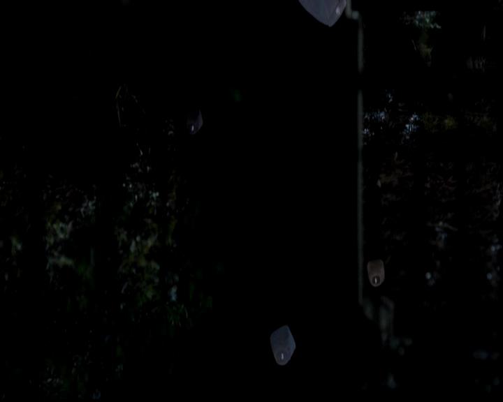 VampireDiariesWorld-dot-org_4x02Memorial2160.jpg