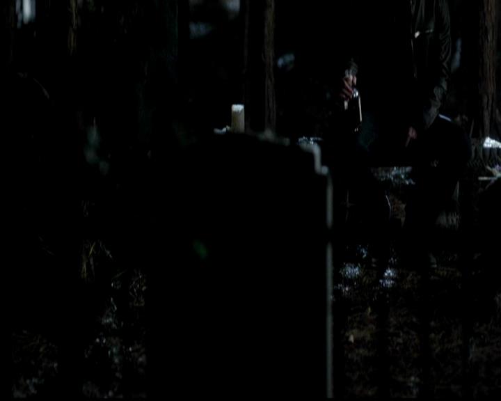 VampireDiariesWorld-dot-org_4x02Memorial2162.jpg