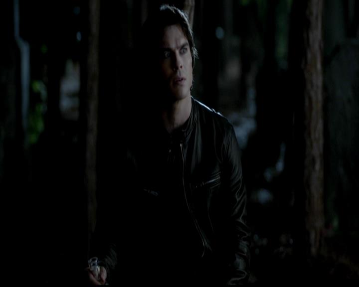 VampireDiariesWorld-dot-org_4x02Memorial2184.jpg