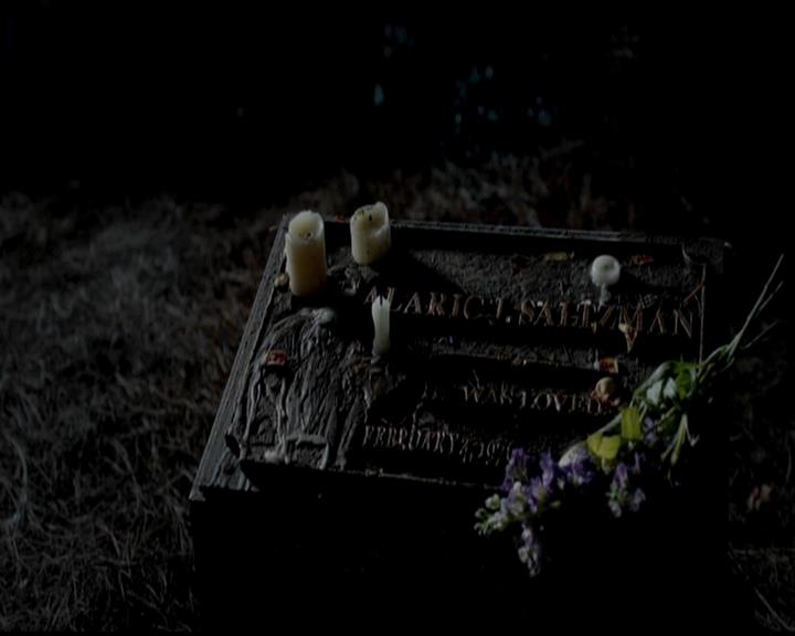 VampireDiariesWorld-dot-org_4x02Memorial2196.jpg