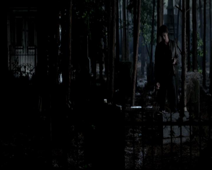 VampireDiariesWorld-dot-org_4x02Memorial2204.jpg