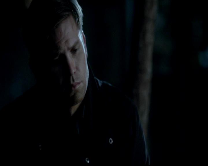 VampireDiariesWorld-dot-org_4x02Memorial2210.jpg