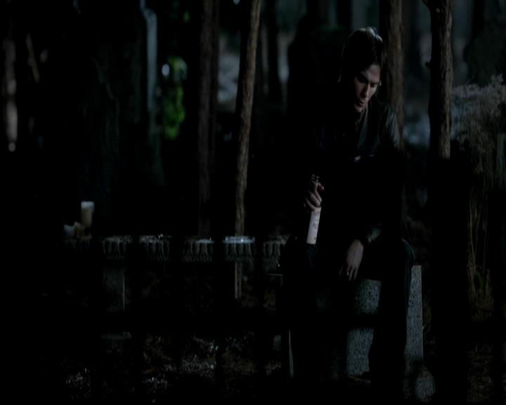 VampireDiariesWorld-dot-org_4x02Memorial2226.jpg