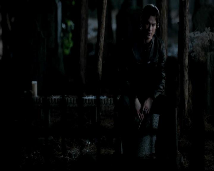 VampireDiariesWorld-dot-org_4x02Memorial2230.jpg