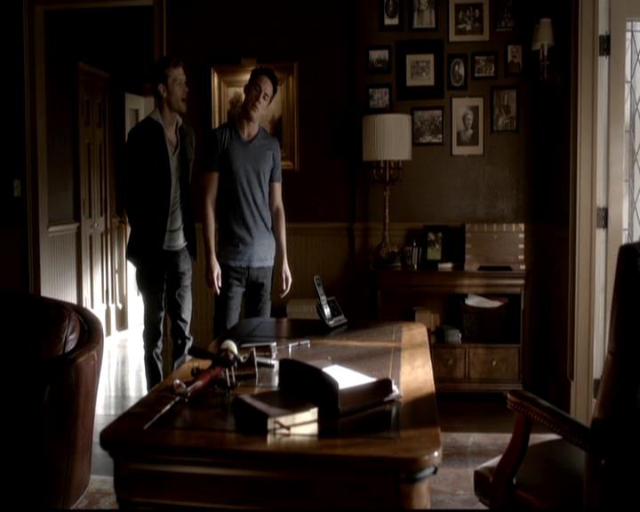 VampireDiariesWorld-dot-org_4x03TheRager1398.jpg