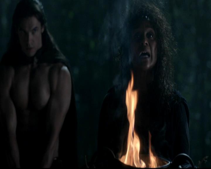 VampireDiariesWorld-dot-org_4x04TheFive0012.jpg