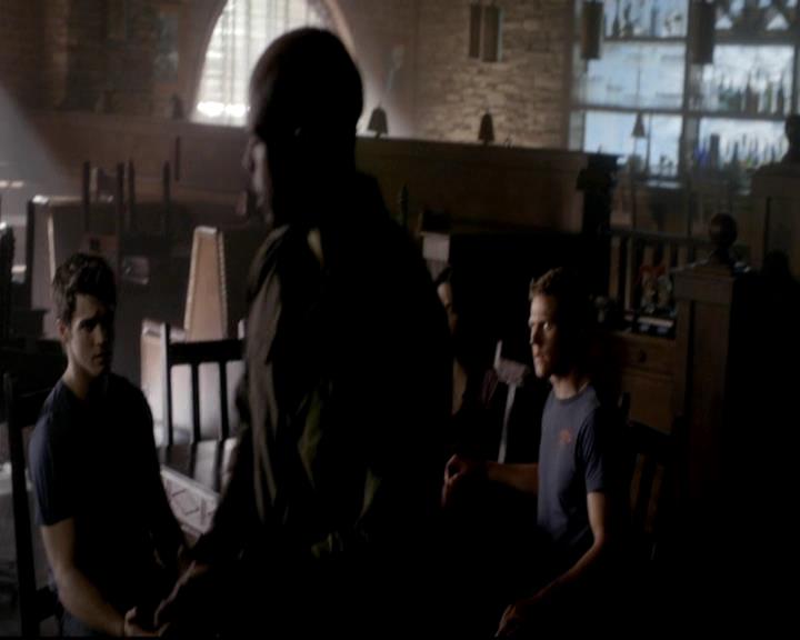 VampireDiariesWorld-dot-org_4x05TheKiller0419.jpg