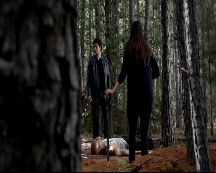 VampireDiariesWorld-dot-org_4x05TheKiller1919.jpg