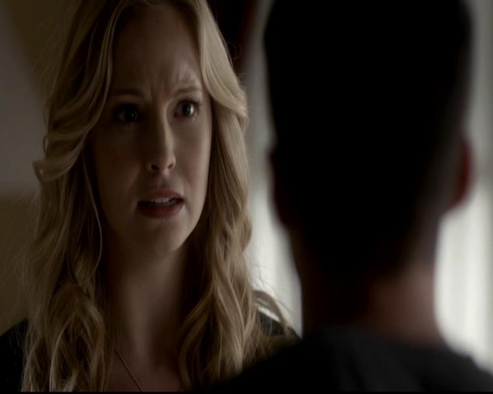 VampireDiariesWorld-dot-org_4x05TheKiller1974.jpg