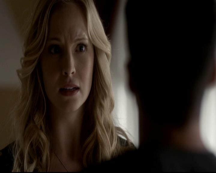 VampireDiariesWorld-dot-org_4x05TheKiller1975.jpg