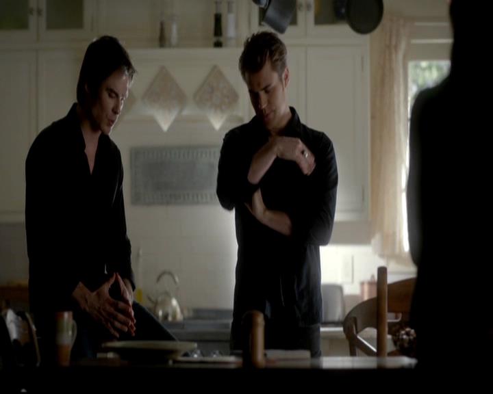 VampireDiariesWorld-dot-org_4x06WeAllGoALittleMadSometimes0596.jpg