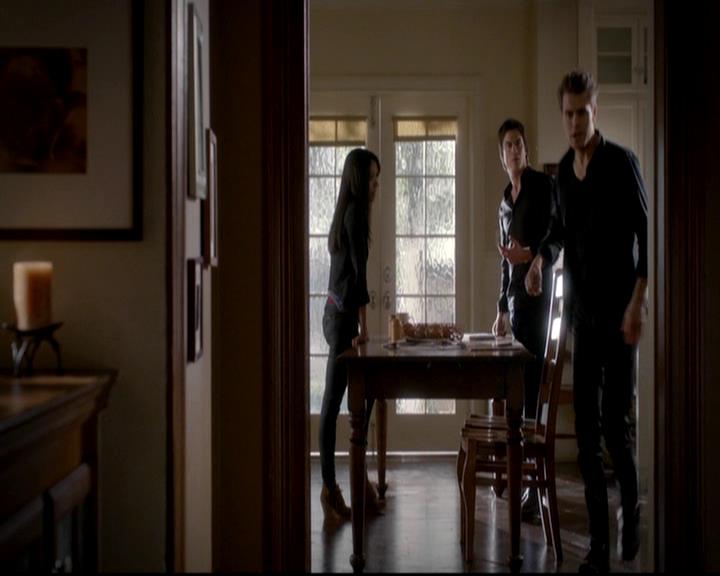 VampireDiariesWorld-dot-org_4x06WeAllGoALittleMadSometimes0627.jpg