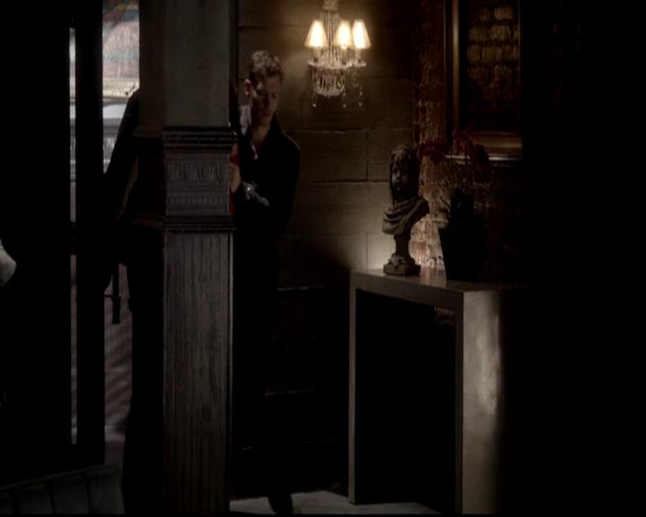 VampireDiariesWorld-dot-org_4x06WeAllGoALittleMadSometimes0630.jpg