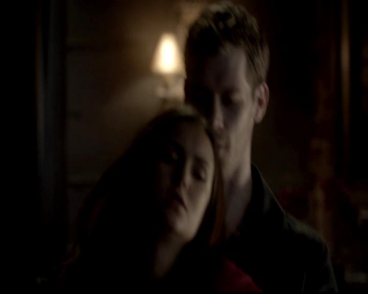 VampireDiariesWorld-dot-org_4x06WeAllGoALittleMadSometimes0633.jpg