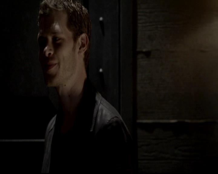 VampireDiariesWorld-dot-org_4x06WeAllGoALittleMadSometimes0710.jpg