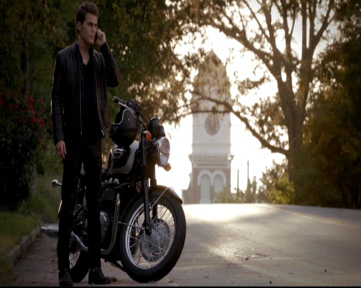 VampireDiariesWorld-dot-org_4x06WeAllGoALittleMadSometimes0726.jpg