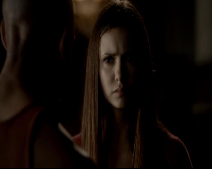 VampireDiariesWorld-dot-org_4x06WeAllGoALittleMadSometimes0820.jpg