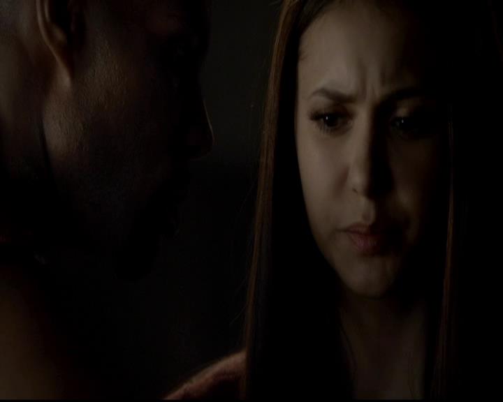 VampireDiariesWorld-dot-org_4x06WeAllGoALittleMadSometimes0827.jpg