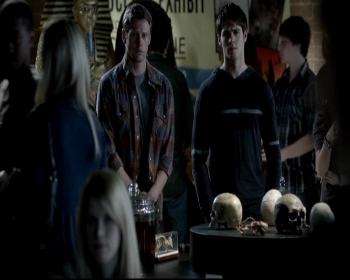 VampireDiariesWorld-dot-org_4x06WeAllGoALittleMadSometimes0864.jpg