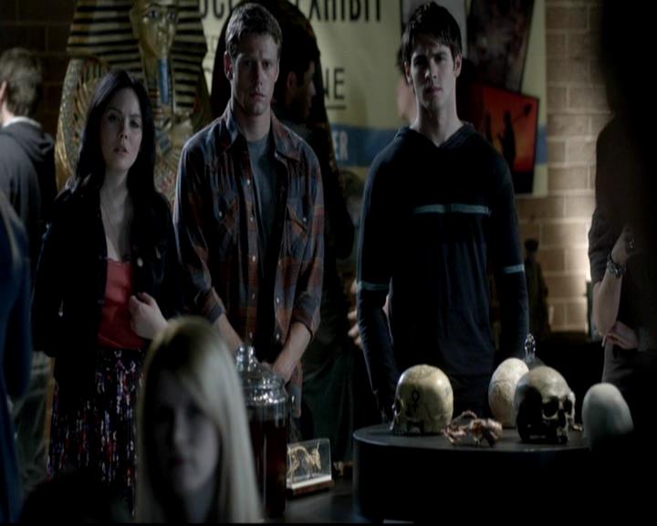 VampireDiariesWorld-dot-org_4x06WeAllGoALittleMadSometimes0865.jpg