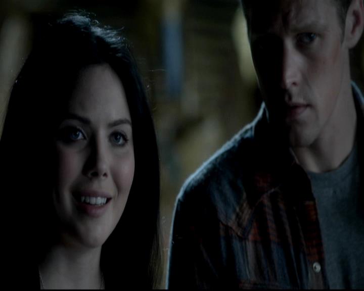 VampireDiariesWorld-dot-org_4x06WeAllGoALittleMadSometimes0873.jpg