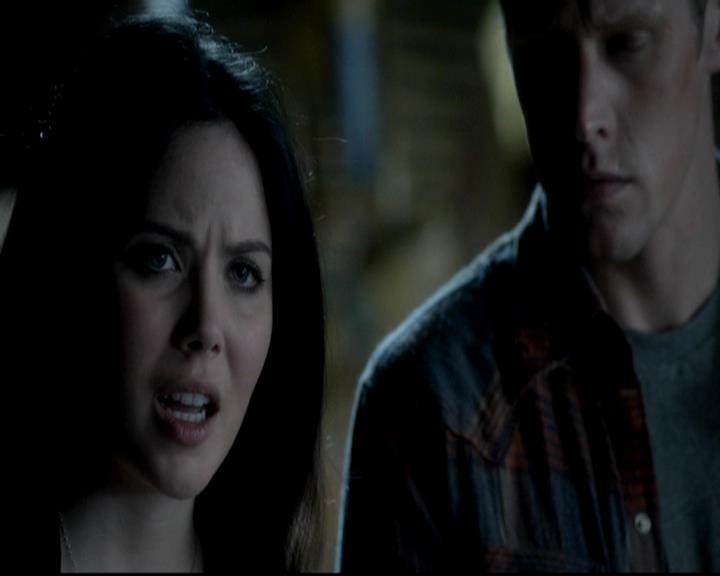 VampireDiariesWorld-dot-org_4x06WeAllGoALittleMadSometimes0876.jpg