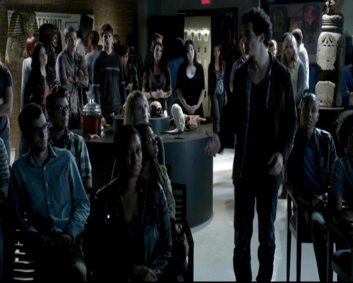 VampireDiariesWorld-dot-org_4x06WeAllGoALittleMadSometimes0889.jpg