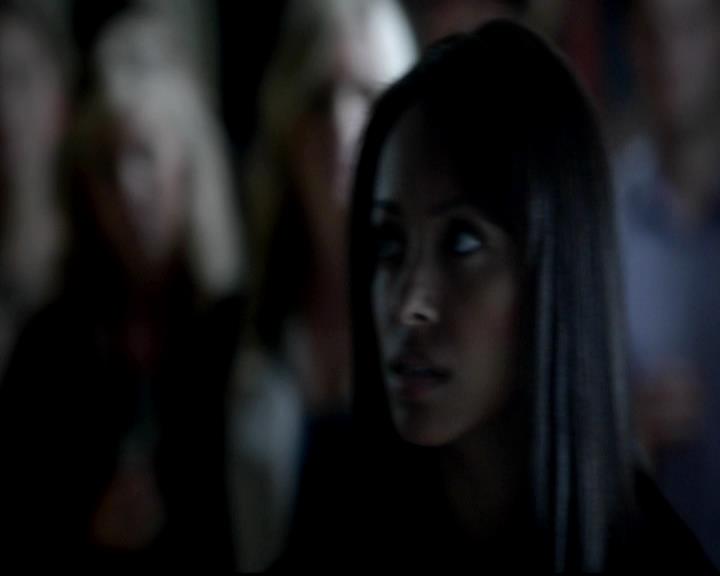 VampireDiariesWorld-dot-org_4x06WeAllGoALittleMadSometimes0914.jpg