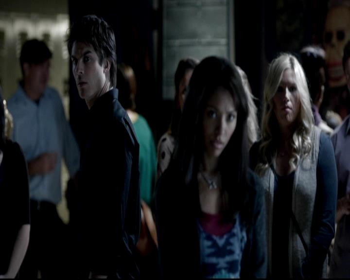 VampireDiariesWorld-dot-org_4x06WeAllGoALittleMadSometimes0921.jpg