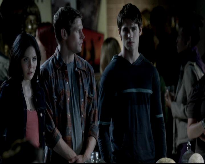 VampireDiariesWorld-dot-org_4x06WeAllGoALittleMadSometimes0928.jpg