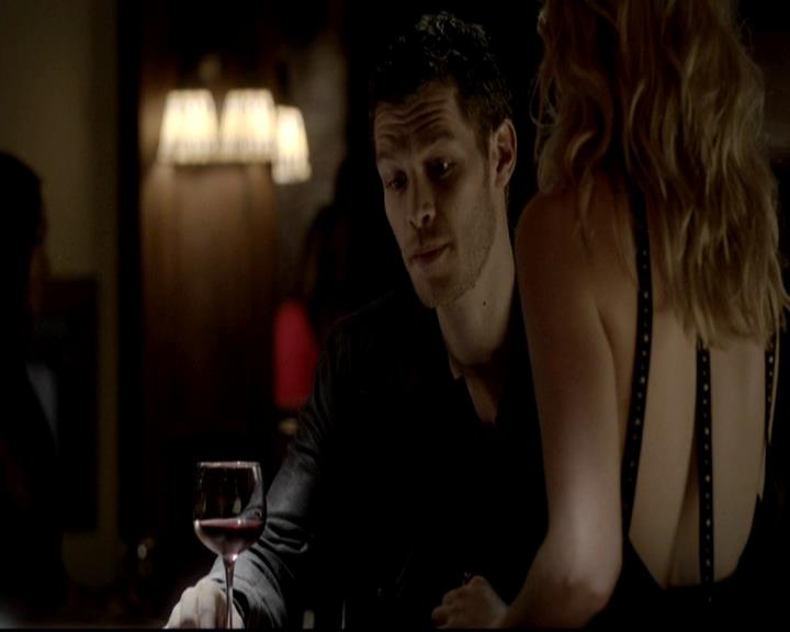 VampireDiariesWorld-dot-org_4x06WeAllGoALittleMadSometimes1128.jpg