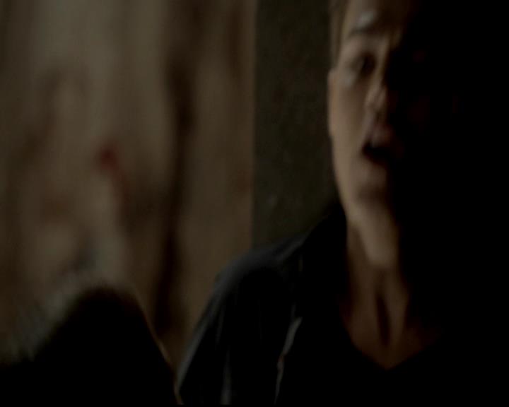 VampireDiariesWorld-dot-org_4x06WeAllGoALittleMadSometimes1251.jpg