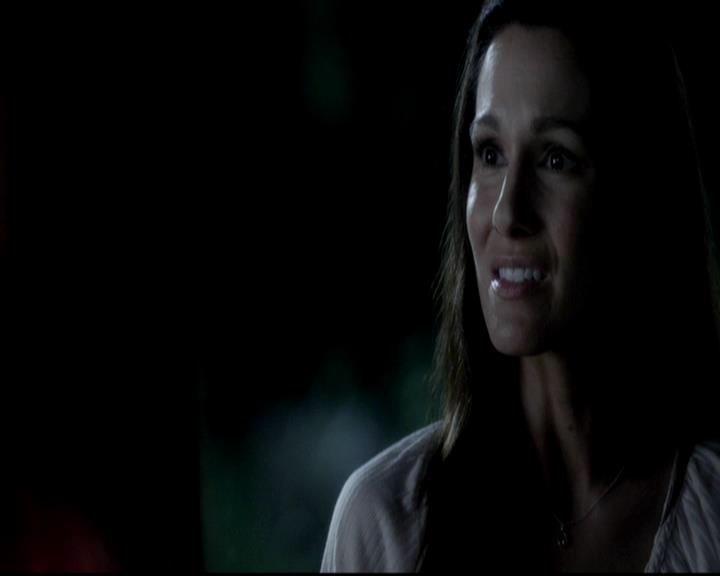 VampireDiariesWorld-dot-org_4x06WeAllGoALittleMadSometimes1442.jpg