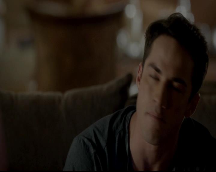 VampireDiariesWorld-dot-org_4x06WeAllGoALittleMadSometimes1873.jpg