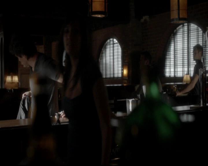 VampireDiariesWorld-dot-org_4x06WeAllGoALittleMadSometimes1925.jpg