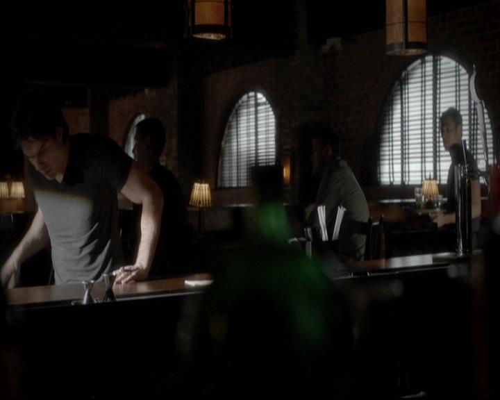 VampireDiariesWorld-dot-org_4x06WeAllGoALittleMadSometimes1926.jpg